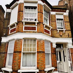 Victorian Woods Bed & Breakfast Ilford